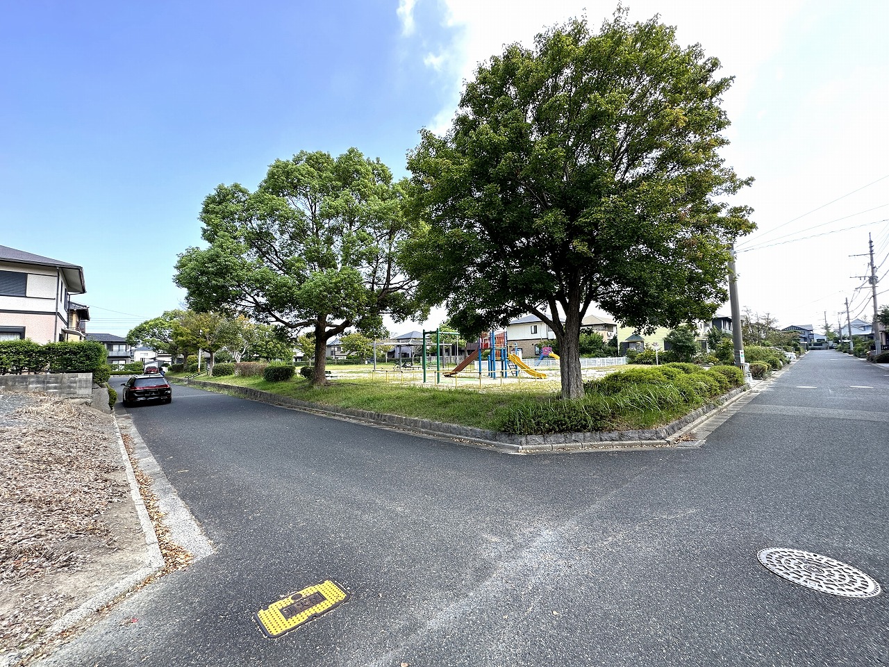 青葉台西五丁目公園向かい